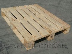 木托盤在運(yùn)輸業(yè)發(fā)揮了不可取代的作用